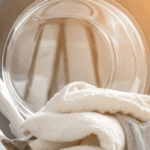 lavar roupa na lavanderia