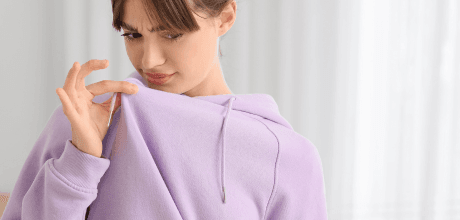 Como tirar cheiro de suor das roupas?
